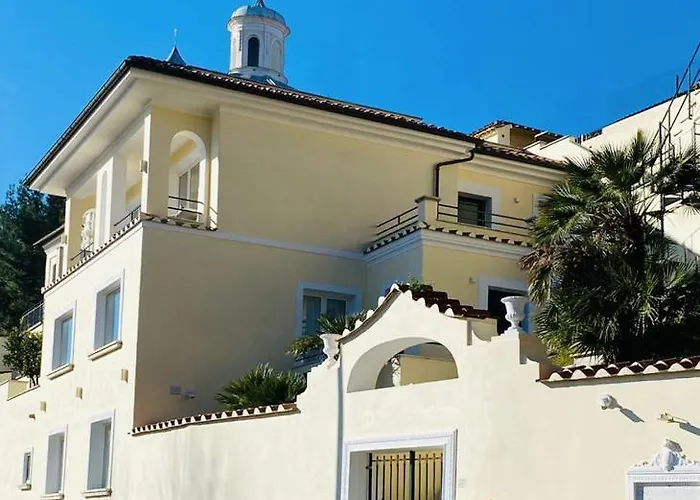 Monastero Dei Santi Otel